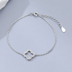 CLOVER BRACELET WITH ZIRCONIA